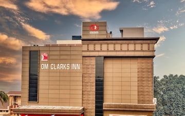 CLARKS INN, RAEBARELI